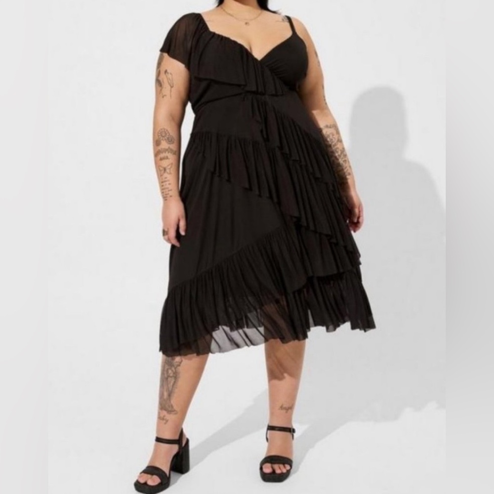 Torrid 00 (Plus) 10 black ruffle dress new with tags